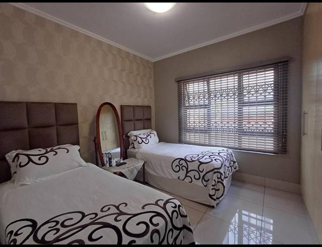3 BEDROOM APARTMENT FOR SALE IN UMHLANGA RIDGE